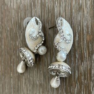 Silver pearl earrings